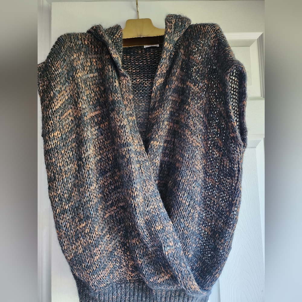 BRUNELLO CUCINELLI HOODED knitted vest. New . Size XL